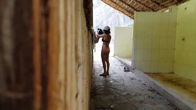 İspanyol bir üniversite meslektaşına casus kamera